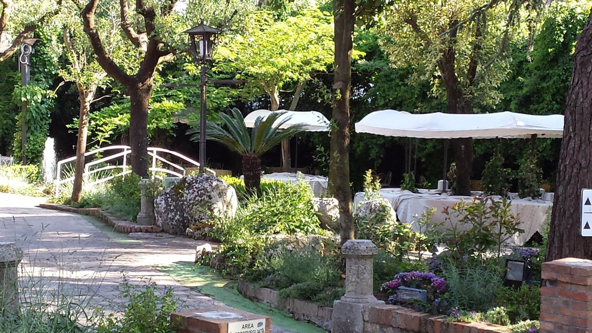 Park Hotel San Michele มาร์ตินาฟรังกา ภายนอก รูปภาพ