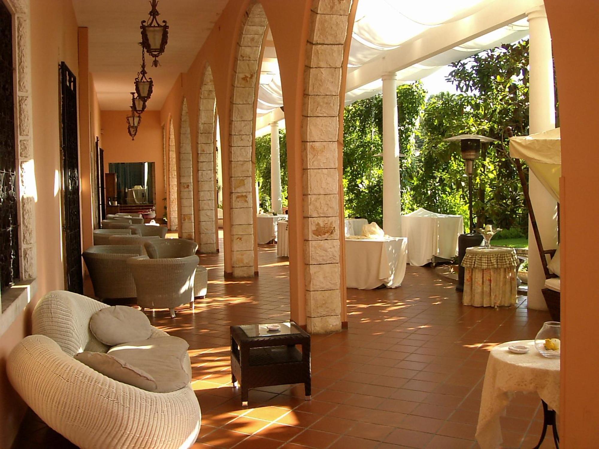 Park Hotel San Michele มาร์ตินาฟรังกา ภายนอก รูปภาพ