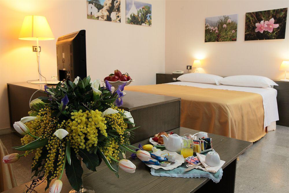 Park Hotel San Michele มาร์ตินาฟรังกา ภายนอก รูปภาพ