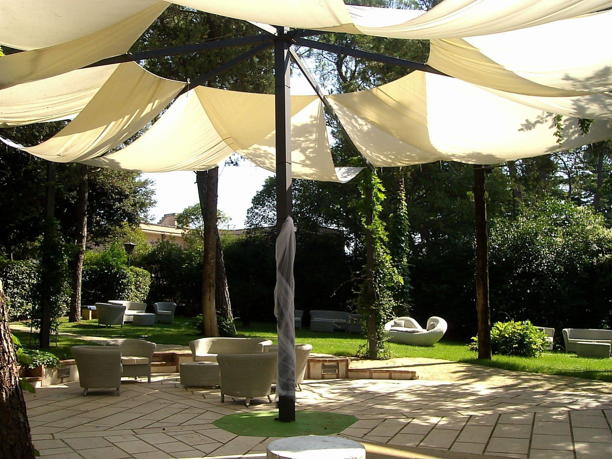 Park Hotel San Michele มาร์ตินาฟรังกา ภายนอก รูปภาพ
