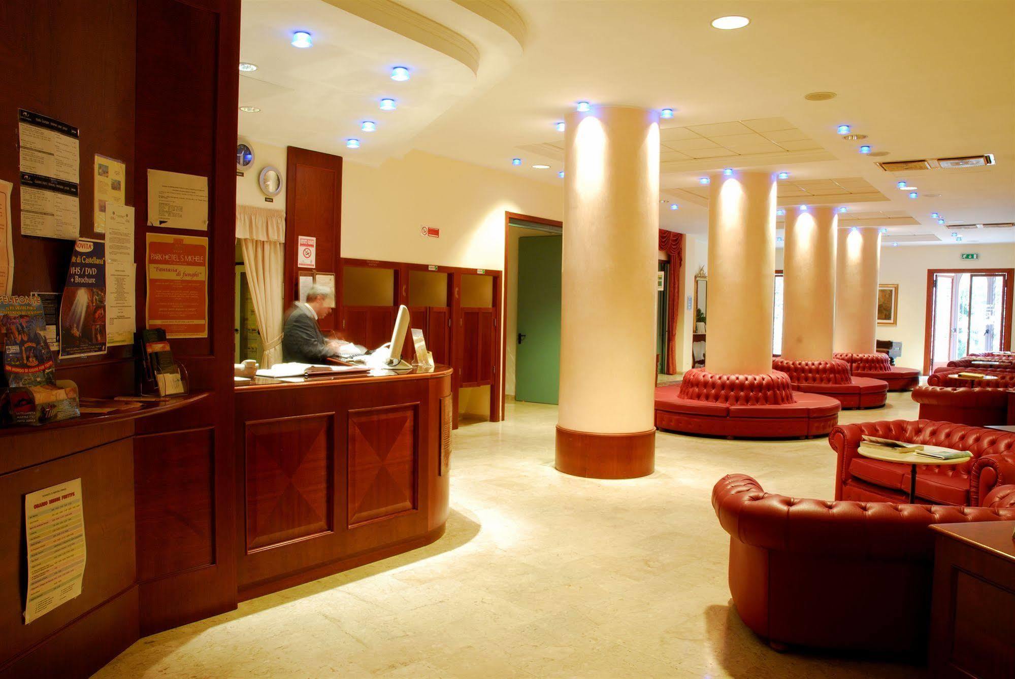 Park Hotel San Michele มาร์ตินาฟรังกา ภายนอก รูปภาพ