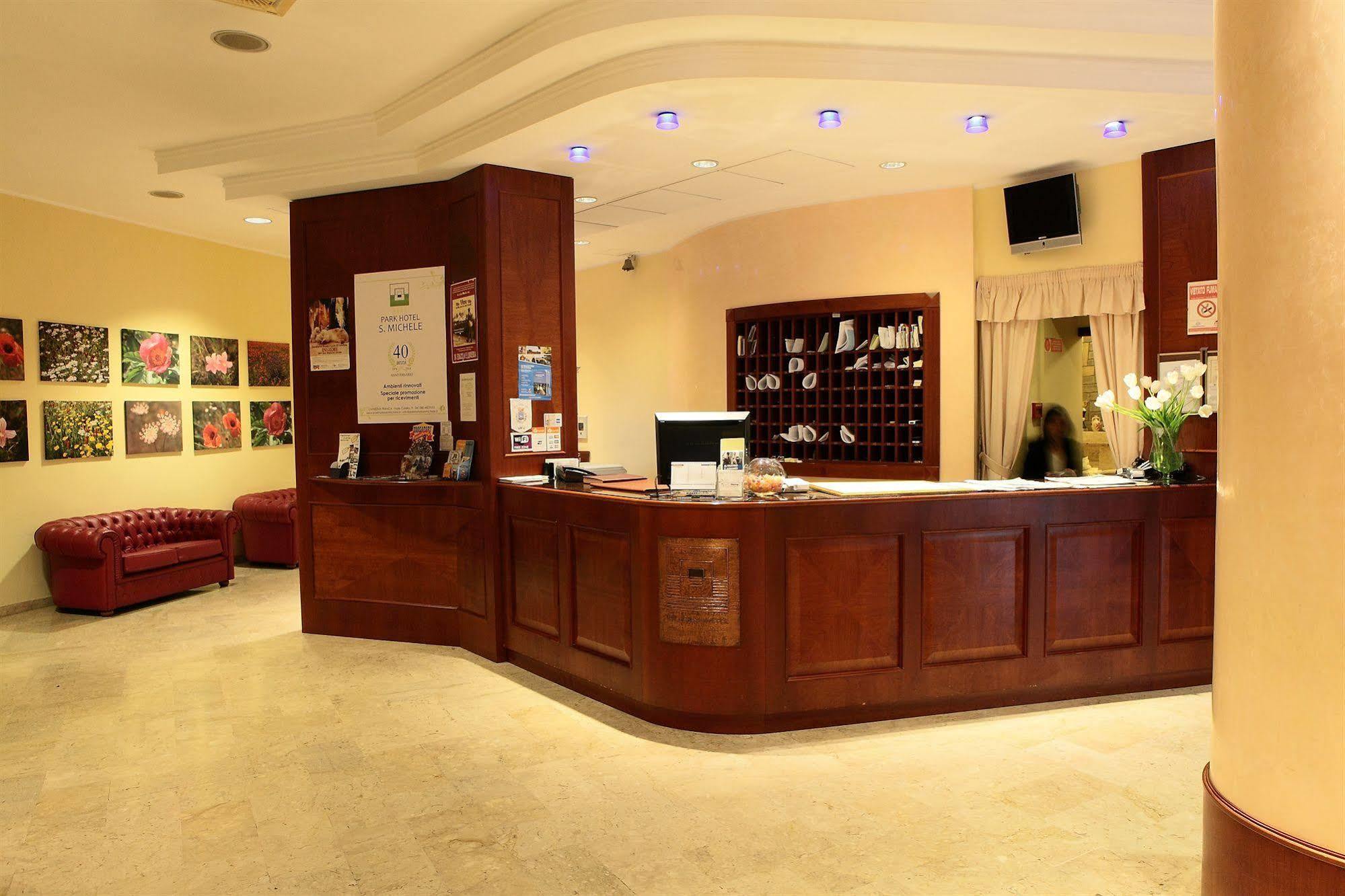 Park Hotel San Michele มาร์ตินาฟรังกา ภายนอก รูปภาพ