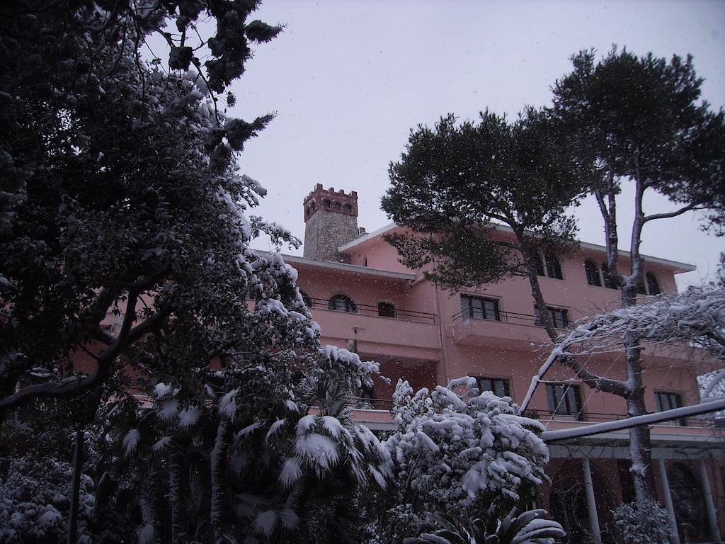 Park Hotel San Michele มาร์ตินาฟรังกา ภายนอก รูปภาพ