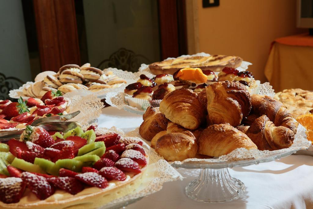 Park Hotel San Michele มาร์ตินาฟรังกา ภายนอก รูปภาพ