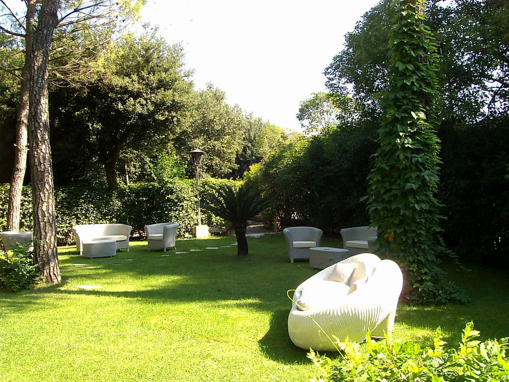 Park Hotel San Michele มาร์ตินาฟรังกา ภายนอก รูปภาพ