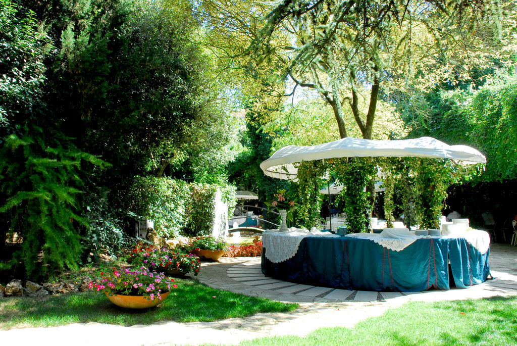 Park Hotel San Michele มาร์ตินาฟรังกา ภายนอก รูปภาพ